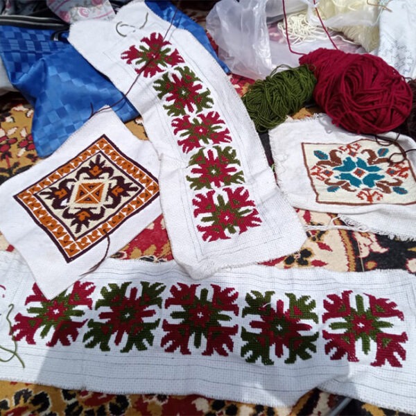 hand-stitched-frames